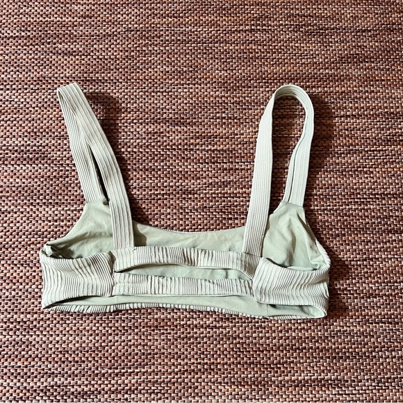 L Space Bikini Ribbed Top Green Size Small. In good condition. - Picture 3 of 4
